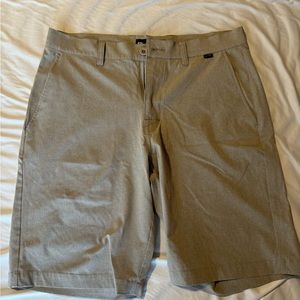 Men’s size 32 shorts Travis Mathew